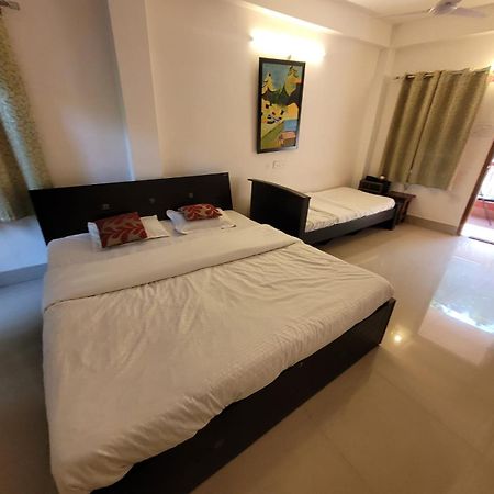 Hilltop Lodge 구와하티 객실 사진