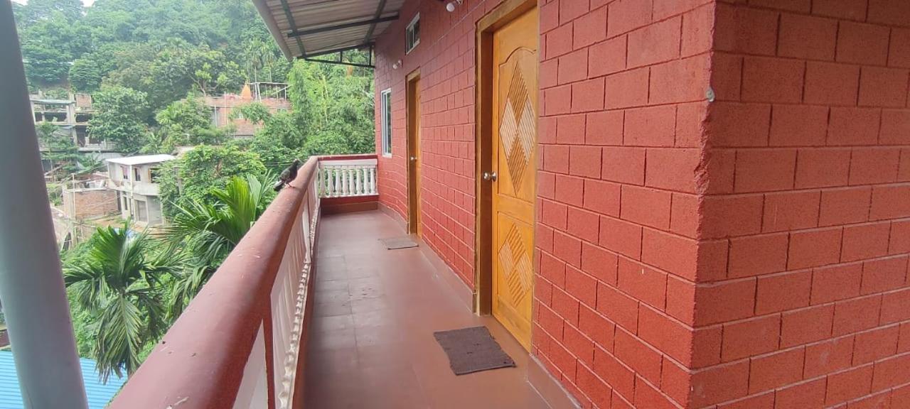 Hilltop Lodge 구와하티 외부 사진