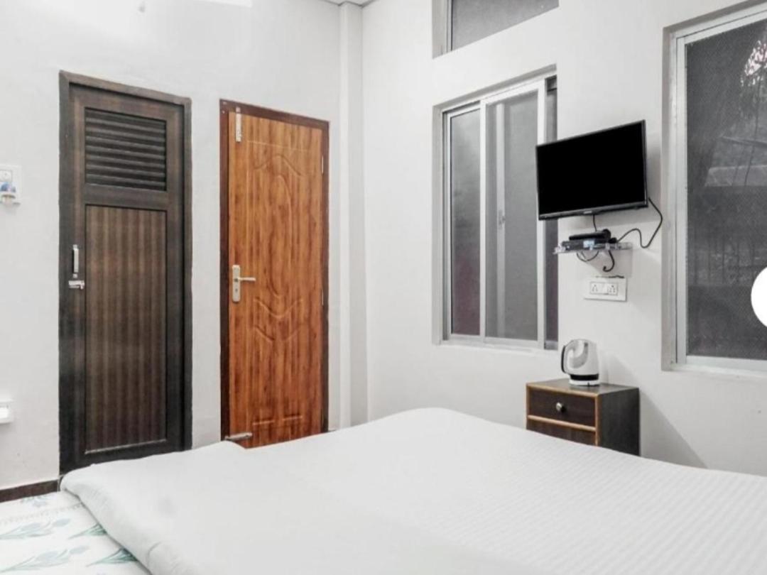 Hilltop Lodge 구와하티 외부 사진