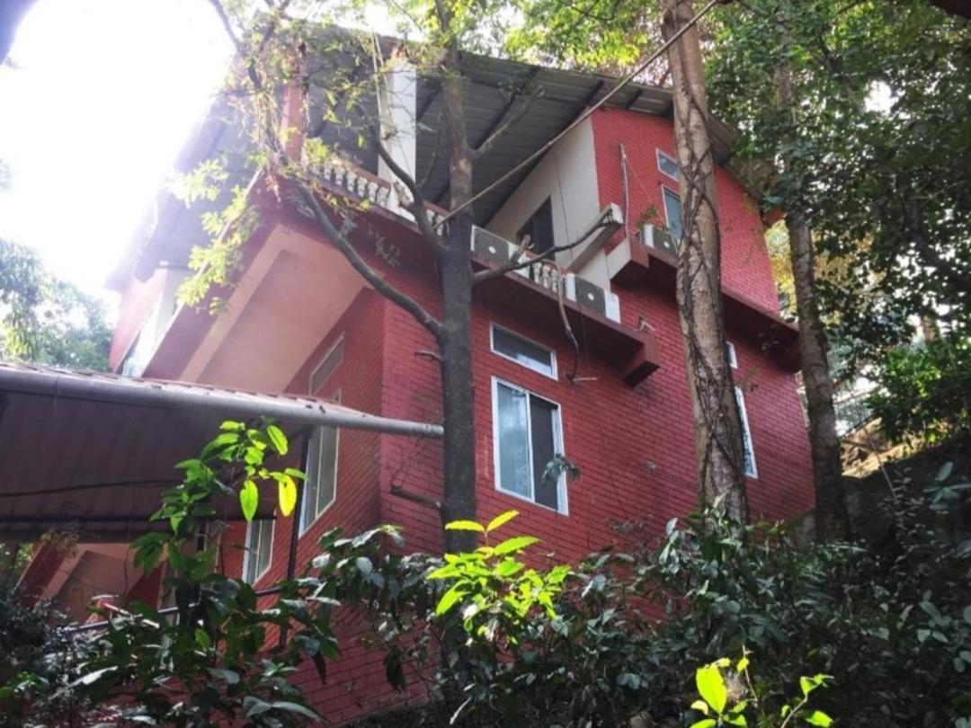 Hilltop Lodge 구와하티 외부 사진