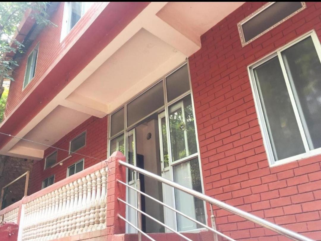 Hilltop Lodge 구와하티 외부 사진
