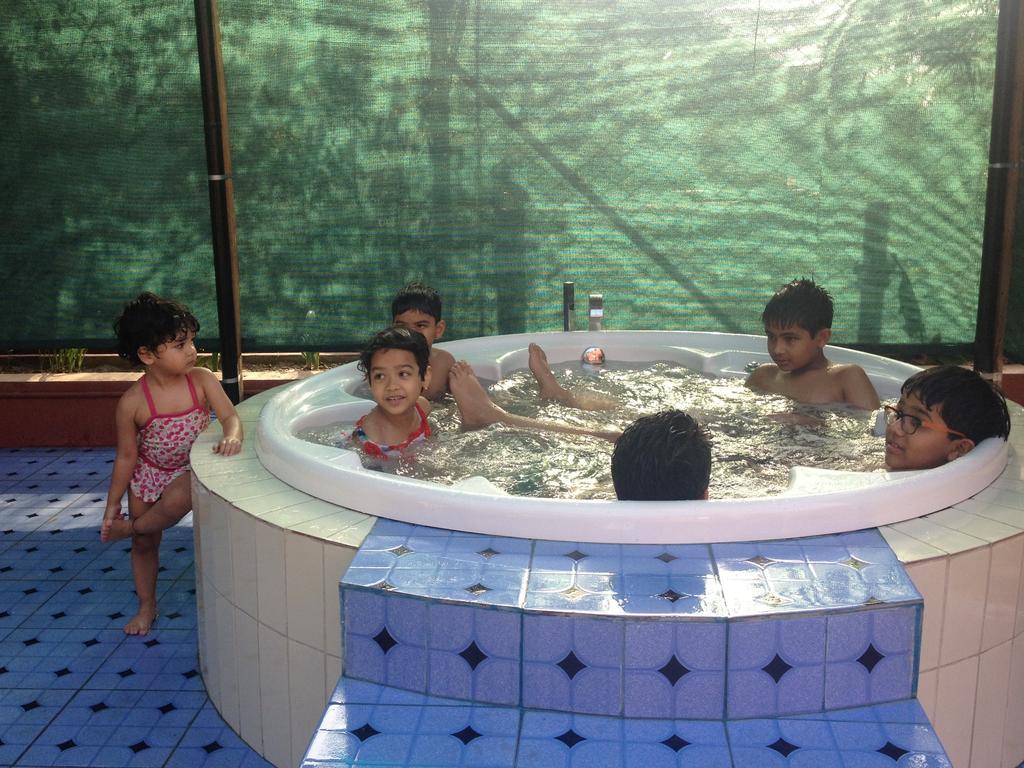 Hilltop Lodge 구와하티 객실 사진
