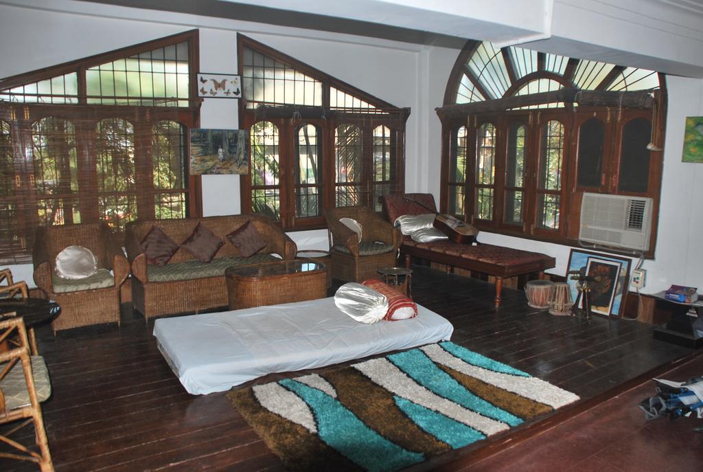 Hilltop Lodge 구와하티 외부 사진
