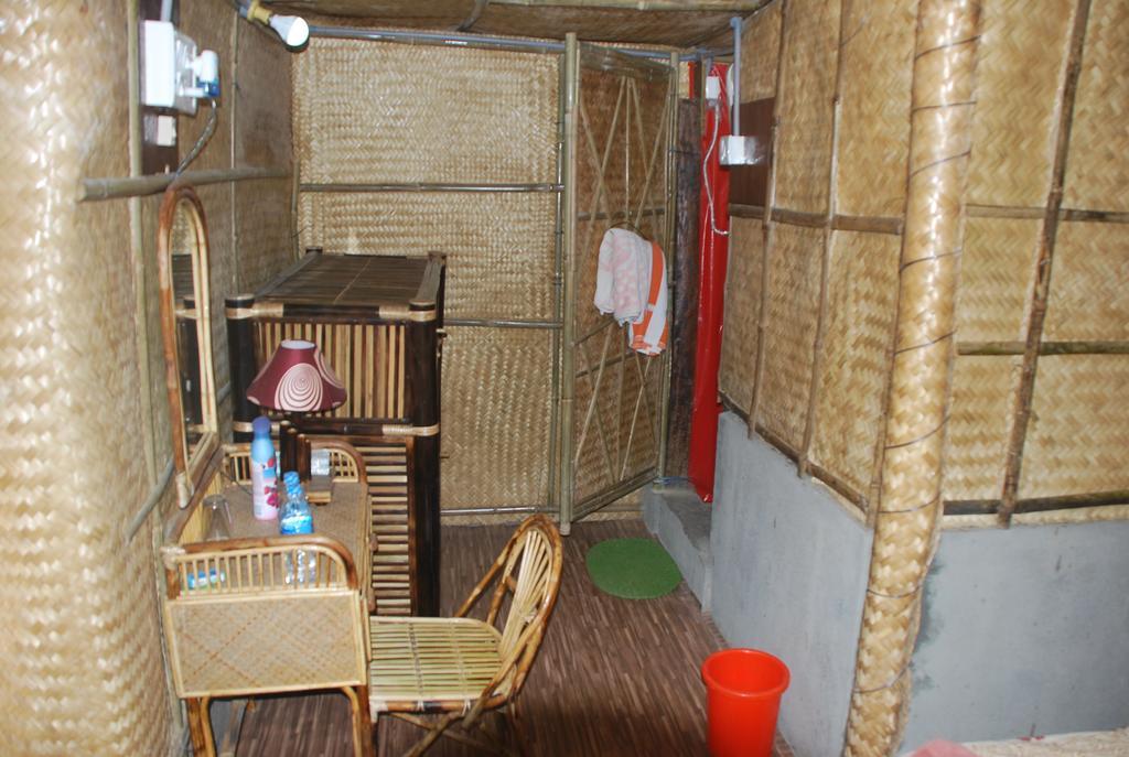 Hilltop Lodge 구와하티 외부 사진