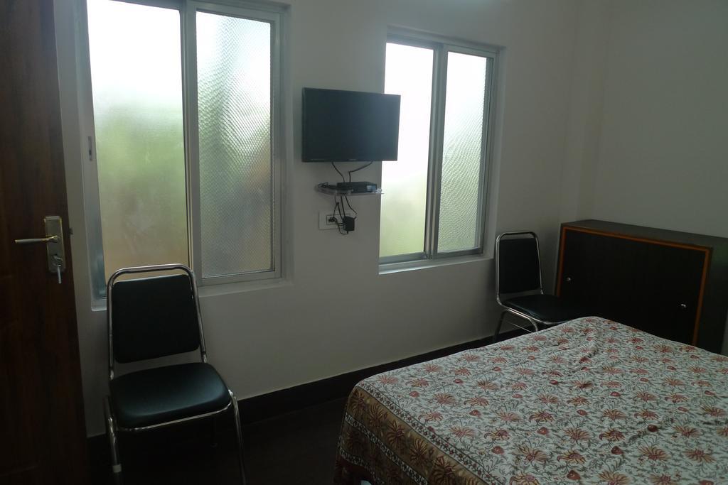 Hilltop Lodge 구와하티 외부 사진